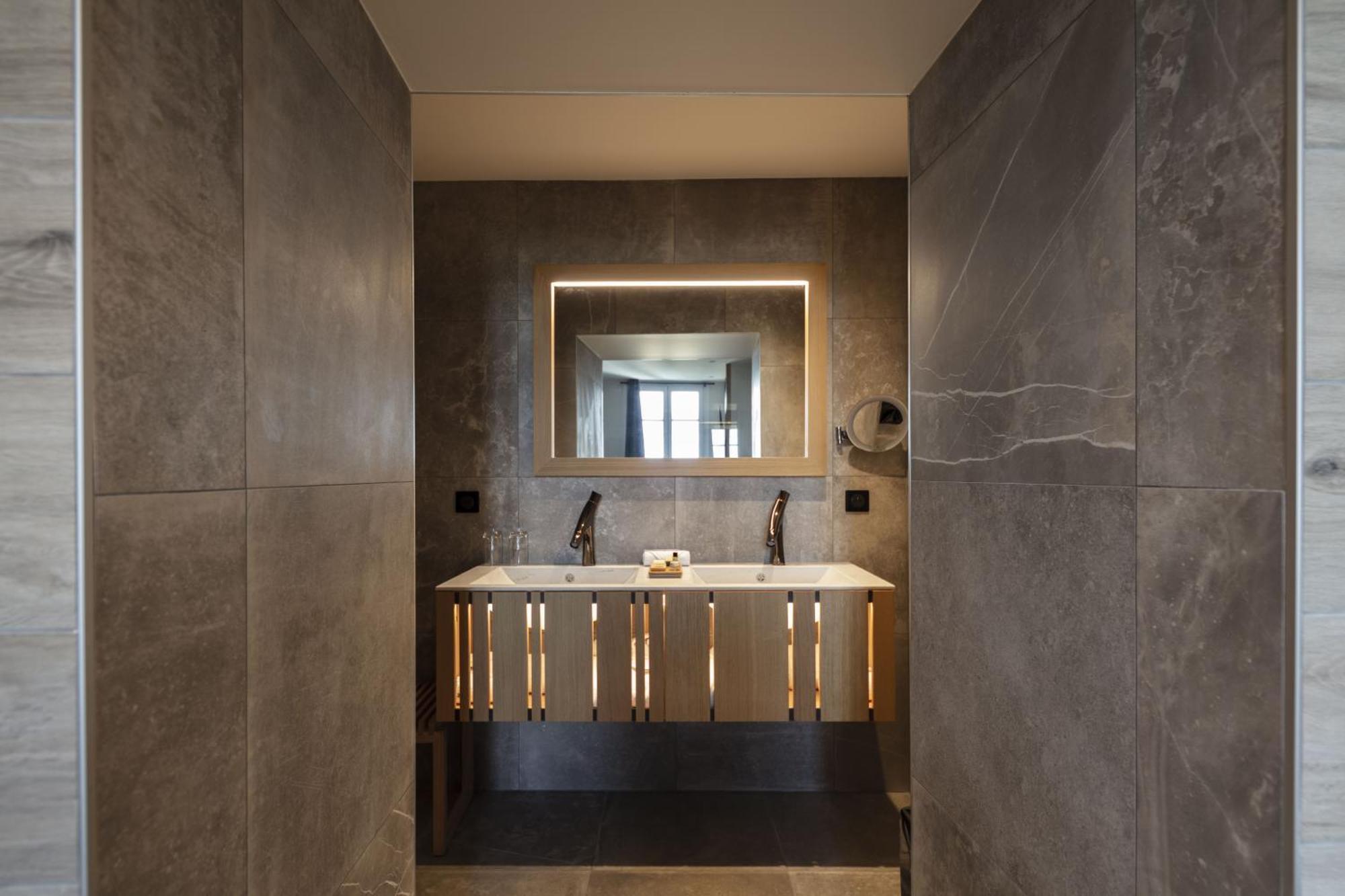 Hotel & Restaurant Origines Par Adrien Descouls - Teritoria Le Broc  Exterior foto